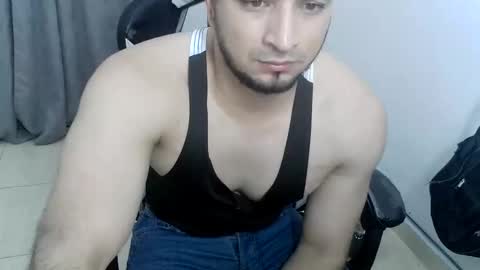 andres180950734 online show from February 13, 11:32 pm