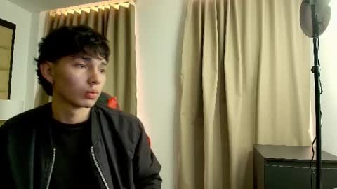 Andres online show from June 18, 1:05 pm