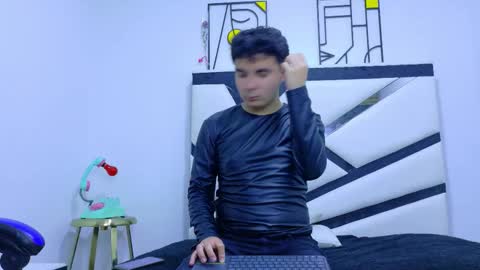 ANDREW online show from January 7, 7:41 pm