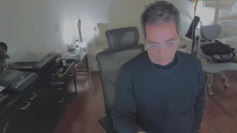 Andrew online show from June 8, 3:02 pm