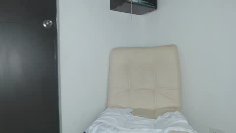 andy_collins__ online show from November 8, 2:37 am