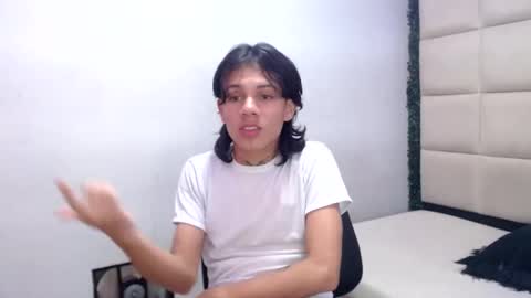 andy_dan1 online show from February 1, 4:35 am