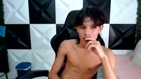 andy_dan1 online show from December 26, 12:36 am