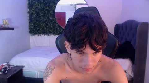 andy_dan1 online show from February 24, 12:59 pm