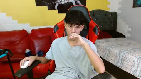 andy_dan1 online show from October 14, 2:35 pm