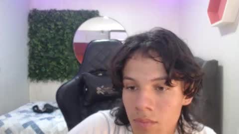 andy_dan1 online show from January 29, 1:49 pm