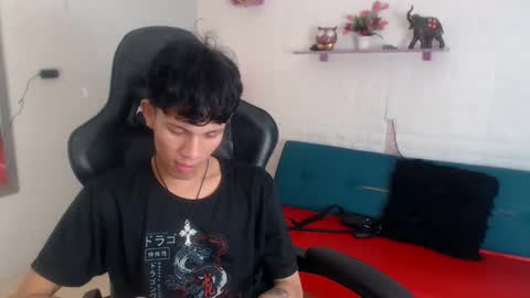 andy_dan1 online show from November 18, 3:27 pm