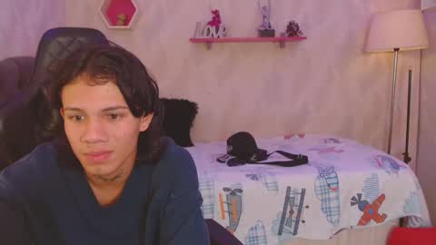 andy_dan1 online show from February 13, 7:21 pm