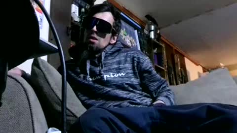 Snapshot of andybadass chatting on December 25, 7:46 am andybadass online show from December 25, 7:46 am