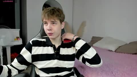 Mandy and Andy online show from November 29, 7:49 pm