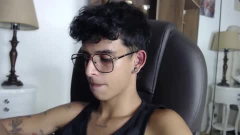 andyxibrat online show from April 20, 7:05 pm