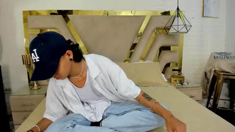 andyxibrat online show from November 4, 7:15 pm