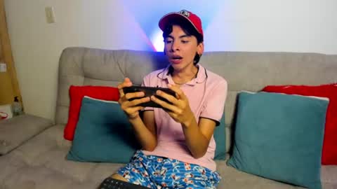angel_dustt1 online show from July 5, 8:38 pm