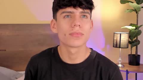 Angel online show from February 1, 8:29 pm