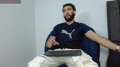 angel_kyrozz online show from November 13, 9:30 pm