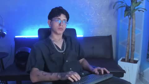 angel_scott2 online show from March 3, 11:39 am