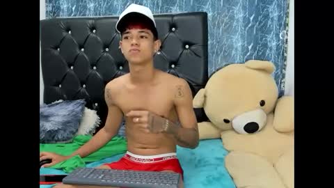 Snapshot of angelcutex_19 chatting on September 12, 2:11 am angelcutex_19 online show from September 12, 2:11 am