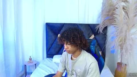 Angel online show from January 10, 9:52 pm