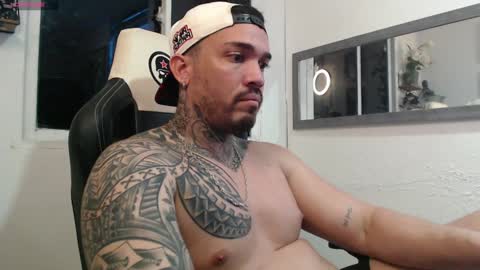 angellatino0 online show from December 15, 7:02 am