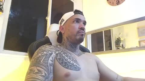 angellatino0 online show from February 23, 6:01 am