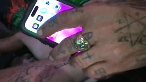 Snapshot of angusbone01 chatting on February 17, 8:52 am angusbone01 online show from February 17, 8:52 am