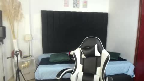       online show from December 6, 12:18 am