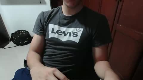 Snapshot of antonio_ricci chatting on October 28, 2:36 am antonio_ricci online show from October 28, 2:36 am