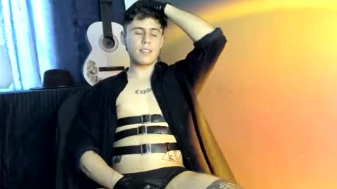 antonnello_ online show from October 20, 9:41 pm