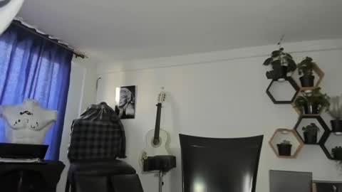 antonnello_ online show from March 10, 10:45 pm