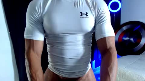 Instagram miguelangel1802  online show from October 23, 5:38 pm