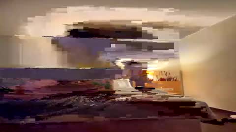 apathyb0und online show from May 18, 10:58 pm