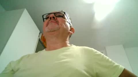 Snapshot of apixaba chatting on September 28, 9:24 pm furry bear online show from September 28, 9:24 pm