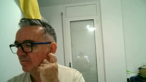 Snapshot of apixaba chatting on October 19, 9:51 pm furry bear online show from October 19, 9:51 pm