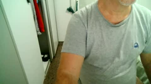 Snapshot of apixaba chatting on October 4, 10:03 pm furry bear online show from October 4, 10:03 pm