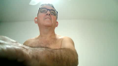 Snapshot of apixaba chatting on February 21, 10:15 pm furry bear online show from February 21, 10:15 pm