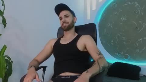 Apolo Lux  online show from January 31, 9:13 pm