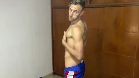 Aquilesmade online show from December 15, 3:53 pm