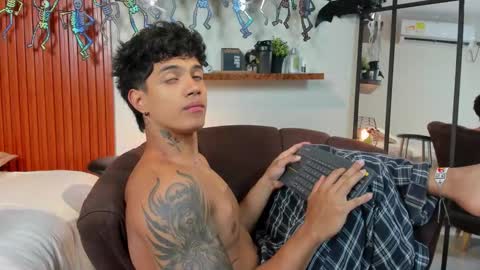 Snapshot of aress444 chatting on October 5, 9:35 am aress444 online show from October 5, 9:35 am