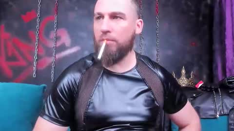 Armando online show from November 18, 11:59 pm