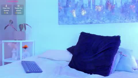   online show from November 10, 6:40 am