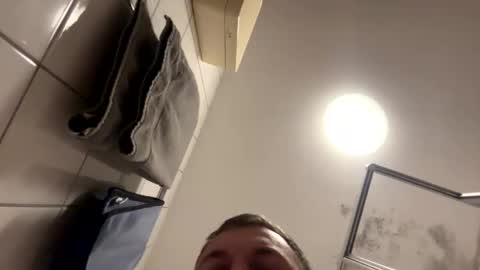 armyskater32 online show from December 18, 10:28 pm