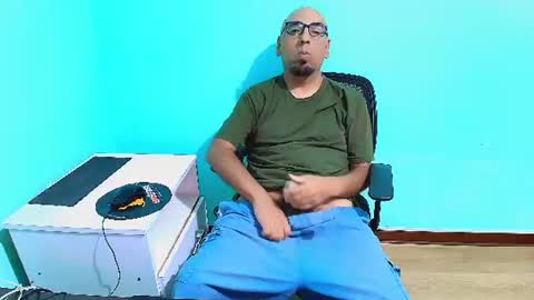 arnelux72 online show from July 12, 5:42 am
