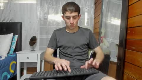 Aron G Franco online show from February 10, 7:38 pm