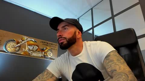 AronGrant online show from April 19, 9:42 am