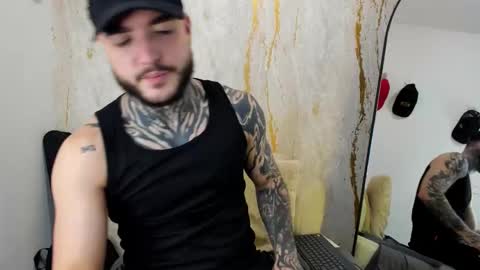 Snapshot of aronwade chatting on October 28, 5:54 am Aron online show from October 28, 5:54 am