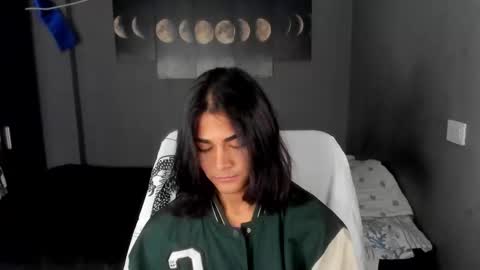 I AM HERE online show from December 5, 4:20 am