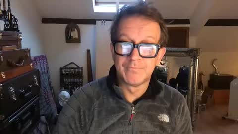 artisterotic online show from November 19, 8:36 am