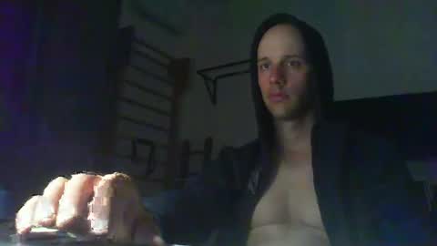 Snapshot of artur833 chatting on September 29, 8:05 pm artur833 online show from September 29, 8:05 pm