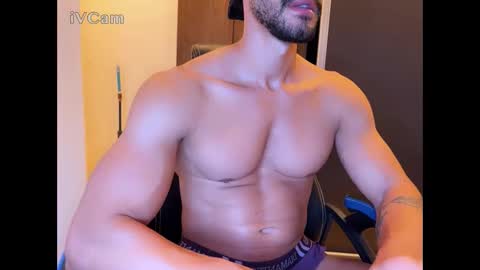 Snapshot of artvillasboas chatting on October 21, 11:40 pm Arthur Villasboas online show from October 21, 11:40 pm