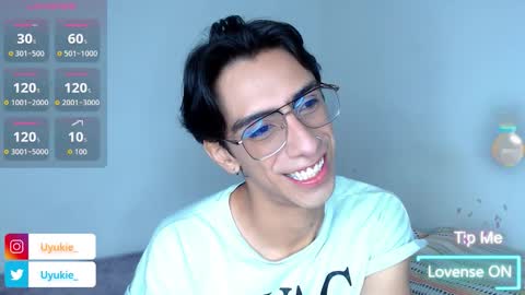 Ash online show from December 3, 3:12 am